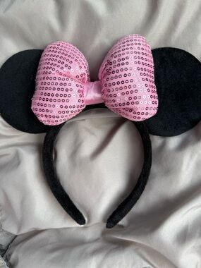 NWOT Pink Sequin Bow Minnie Ear Headband